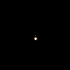 Jupiter mit den vier Galileischen Monden - Reihenfolge von oben nach unten: Kallisto, Ganymed, Europa, Jupiter und Io