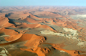 Sossusvlei und Naravlei (rechts)