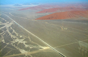 Tsauchab Rivier mit der Straße zum Sossusvlei