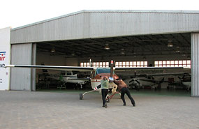 'Einparken' am Flugplatz von Swakopmund