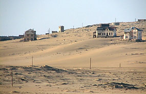 Kolmanskop von der Straße B4 aus
