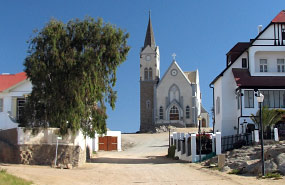 Blick auf die Felsenkirche in Lüderitz