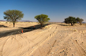 Straße zum Sossusvlei als Baustelle